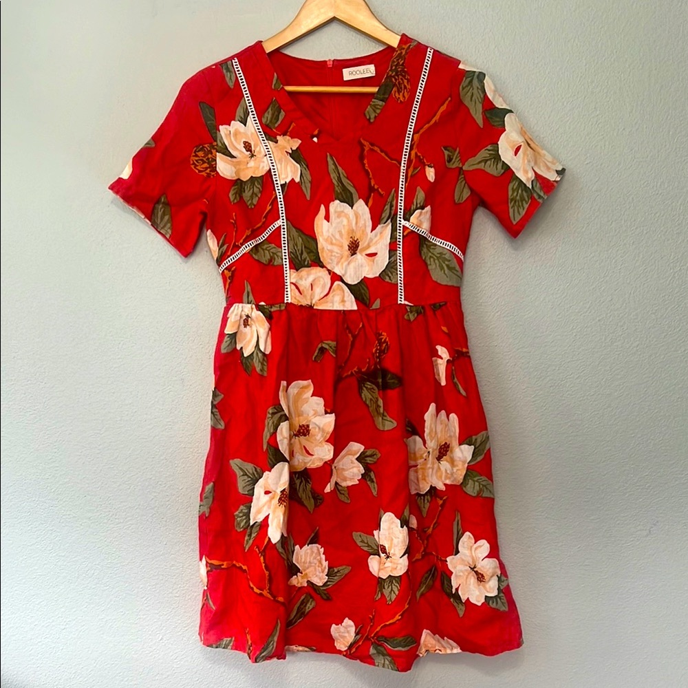 ROOLEE Woman’s Red Floral Short Sleeve Dress Size Small Half Zip Back